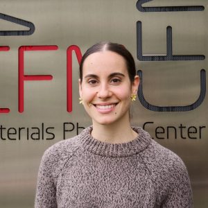 La investigadora del CFM Irene Toledo Alday, finalista del Premio Luis Felipe Torrente de Divulgación sobre Medicina y Salud por su artículo “El arte del ligoteo molecular”