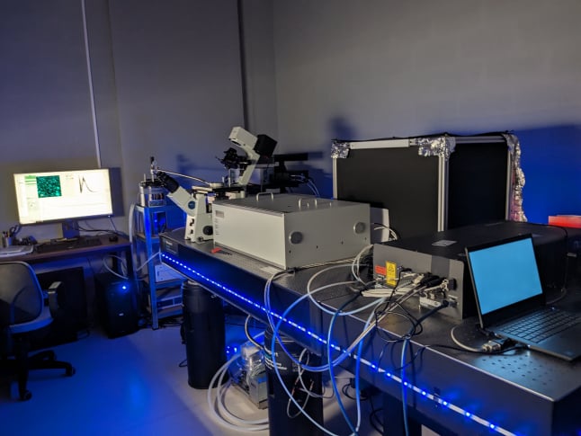 PicoQuant MicroTime 200 fluorescence microscope