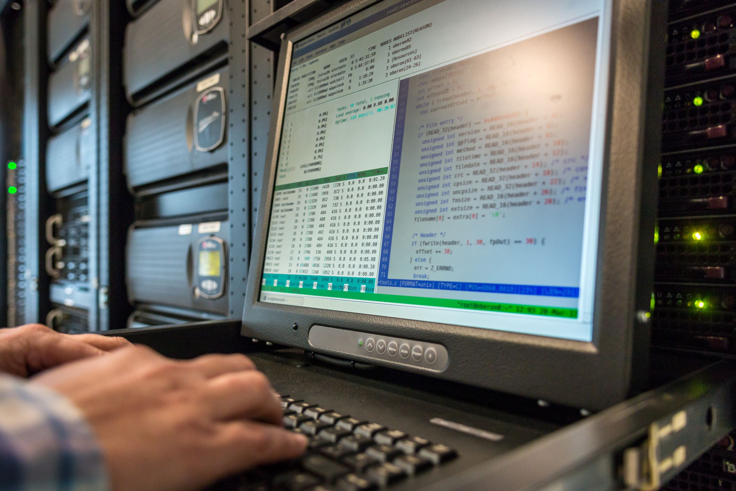 Manos de Iñigo Aldazabal en nuestro cluster